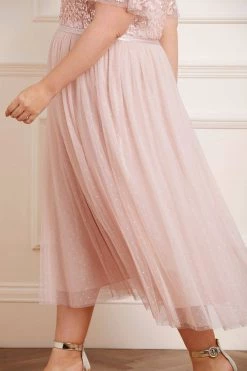 Needle & Thread Holding LTD All - Womenswear Amalie Bodice Short Sleeve V-Neck Ballerina Dress 11 Needle & Thread Holding LTD All - Womenswear Amalie Bodice Short Sleeve V-Neck Ballerina Dress